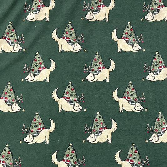 Golden Retriever Christmas on Green Bamboo/Spandex Jersey Fabric - Nature's Fabrics